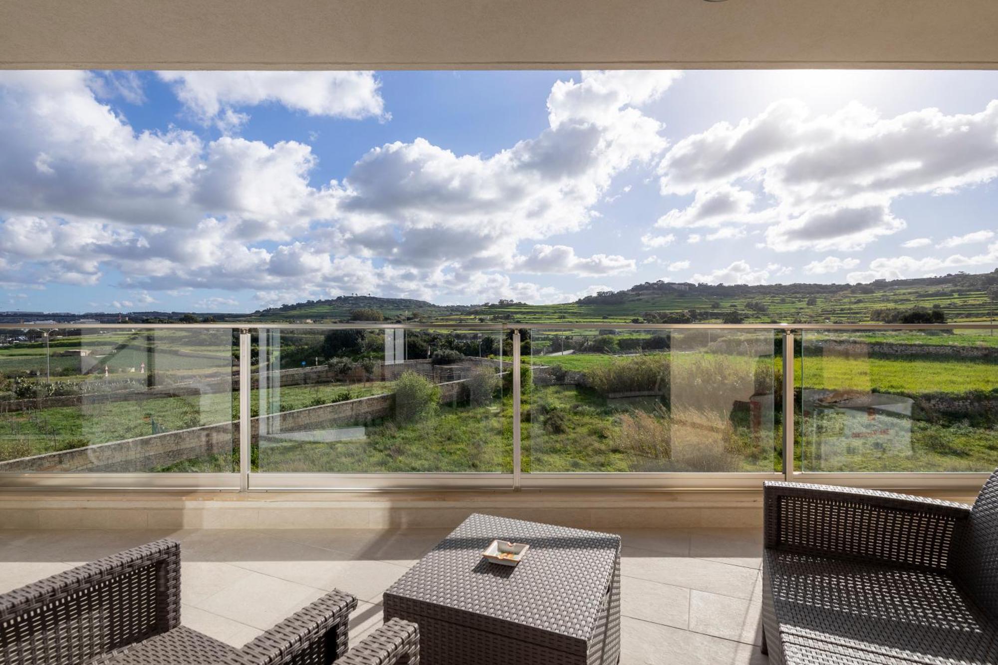 Modern & Spacious 2Br Apartment With Country Views - Close To Xemxija Bay St. Paul's Bay Exterior photo